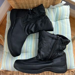 Totes black waterproof quilted boots size 9 $19